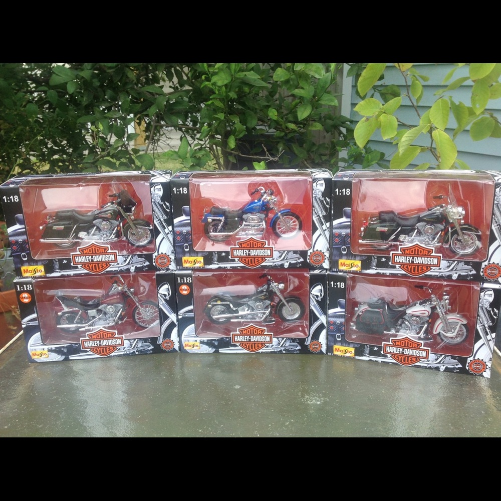 Harley-Davidson Cycles by Maisto Set of 6